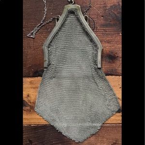 Vintage Sterling Silver Mesh Flapper purse.